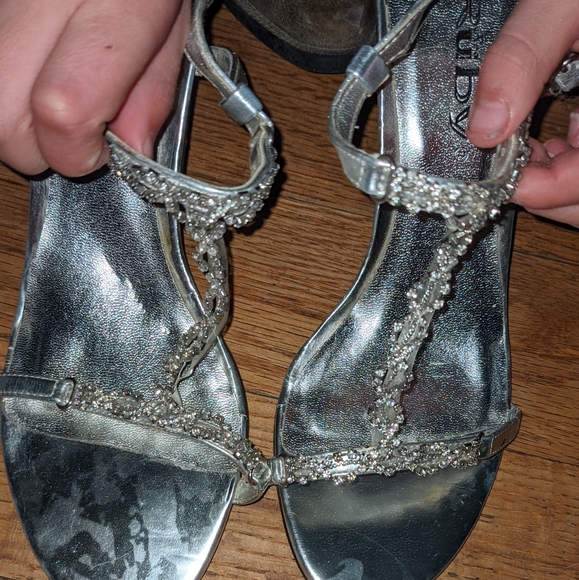 Heels - Picture 2 of 3